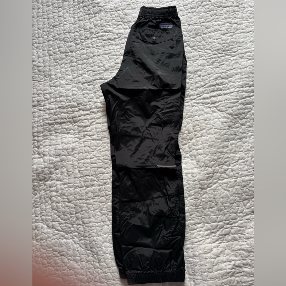 Patagonia Black Rain Pants with Logo- Kid’s Small (7-8)